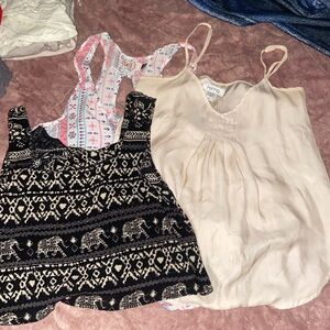Tank top bundle of 3 hardly ever worn. Size S